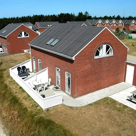 Appartement Maura - 2-3km From The Sea By Interhome