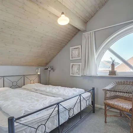 Appartement Maura - 2-3km From The Sea By Interhome